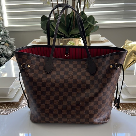 Louis Vuitton MM Neverfull - Picture 3 of 11